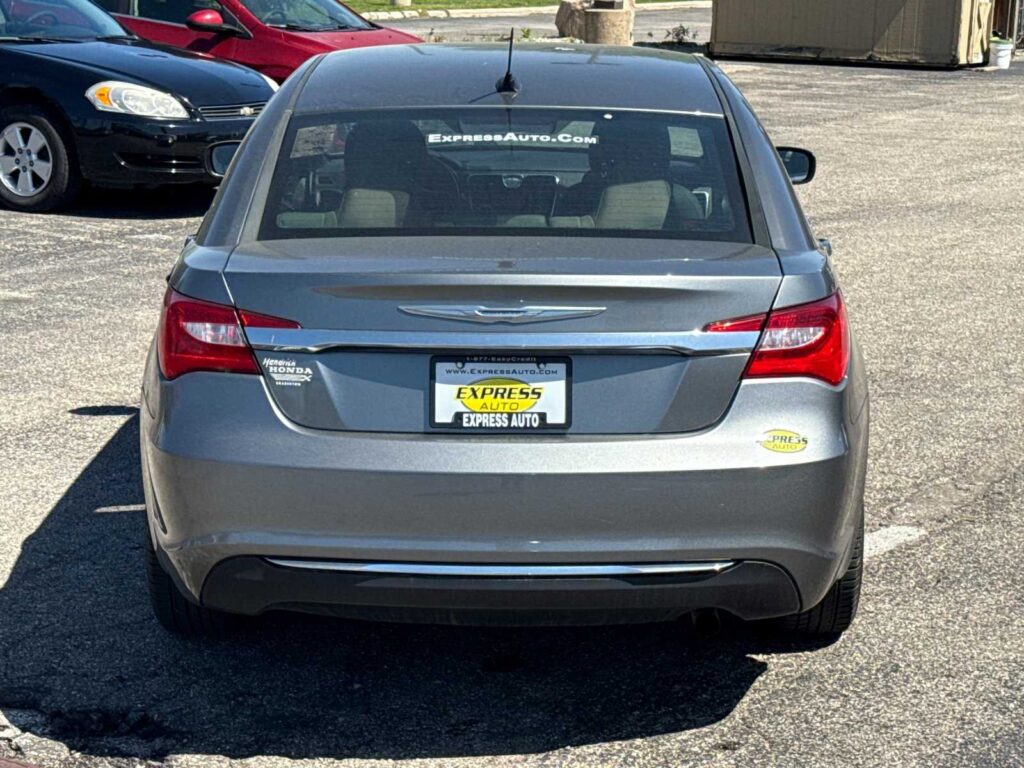 2012 Chrysler 200