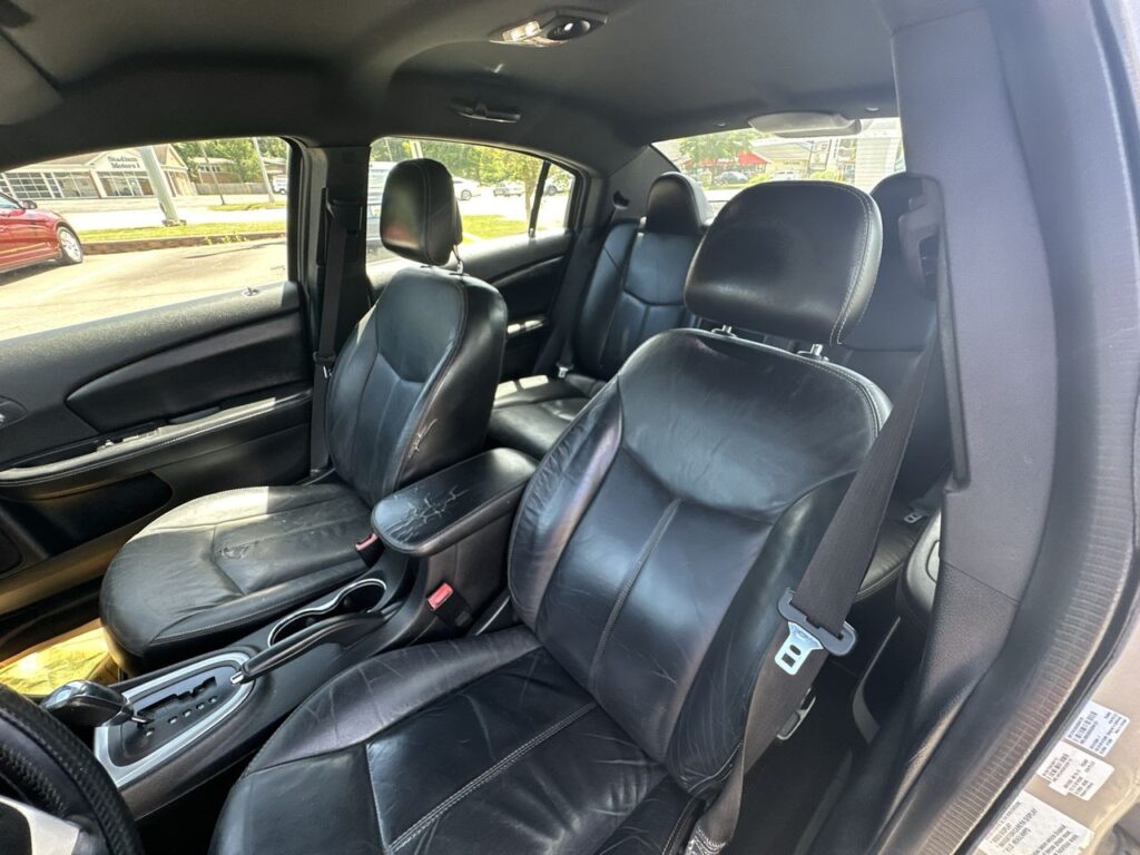2013 Chrysler 200